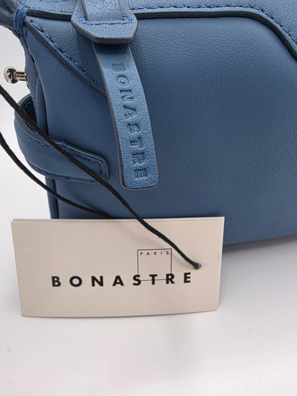 Bonastre Rider XS Detail Bonastre-Prägung und Markenkarten