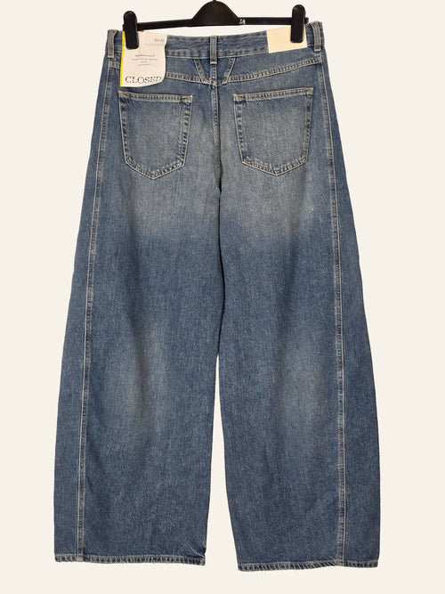 CLOSED Tori-X Damenjeans Mid Blue – vollständige Rückansicht