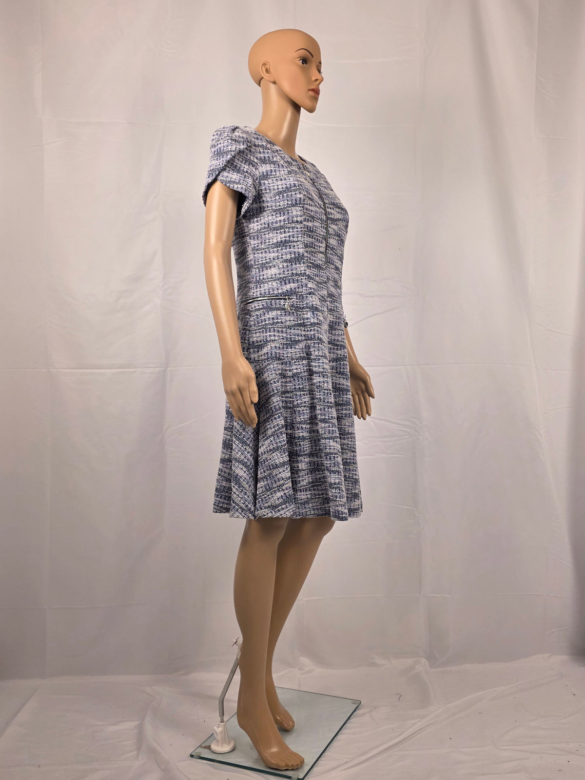 Frank Lyman 263109 Bouclé-Kleid in Denimblau, Seitenansicht