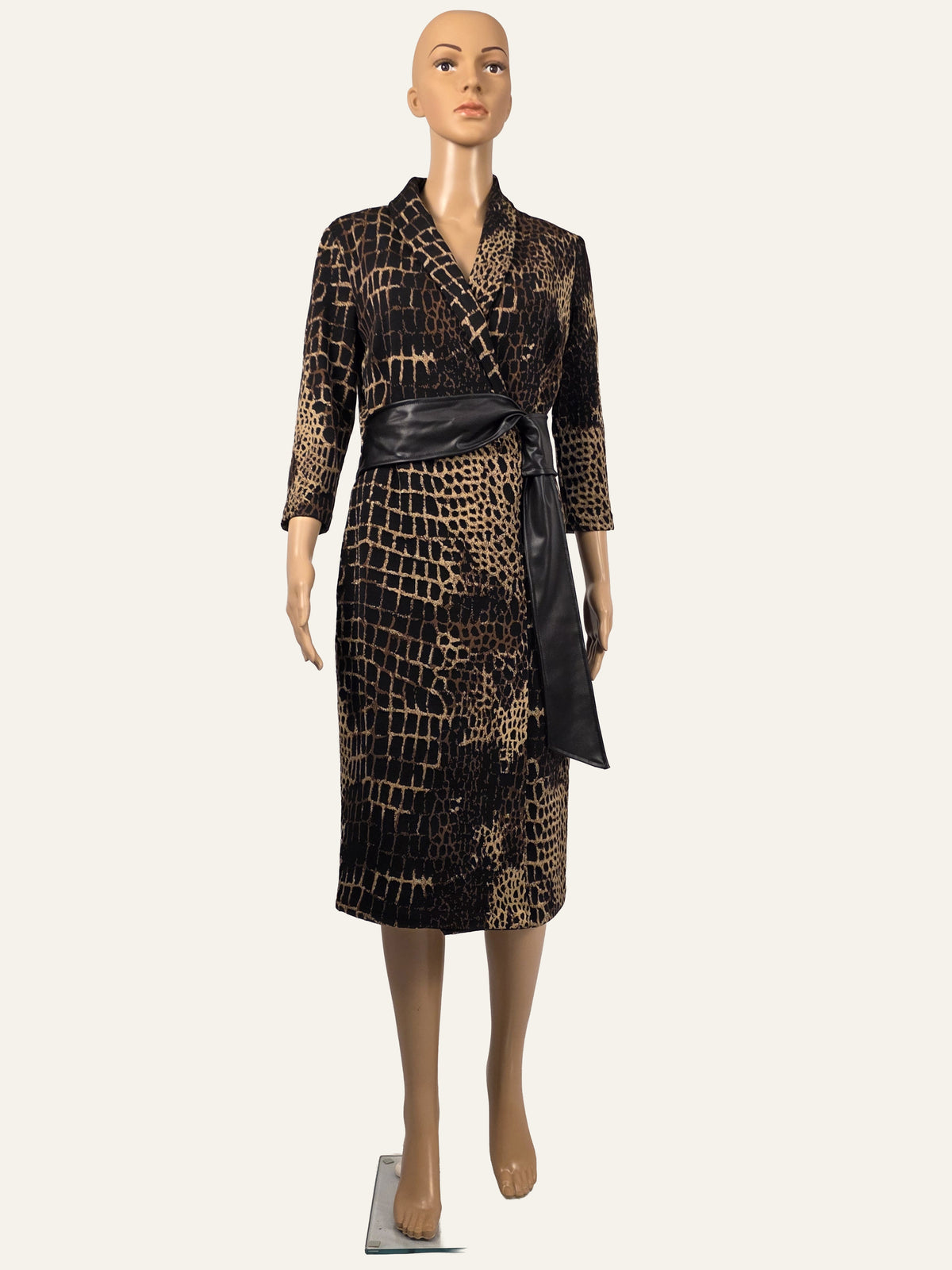 Frank Lyman Kleid 263215 Black/Choco – Vorderansicht mit Animalprint und Gürtel