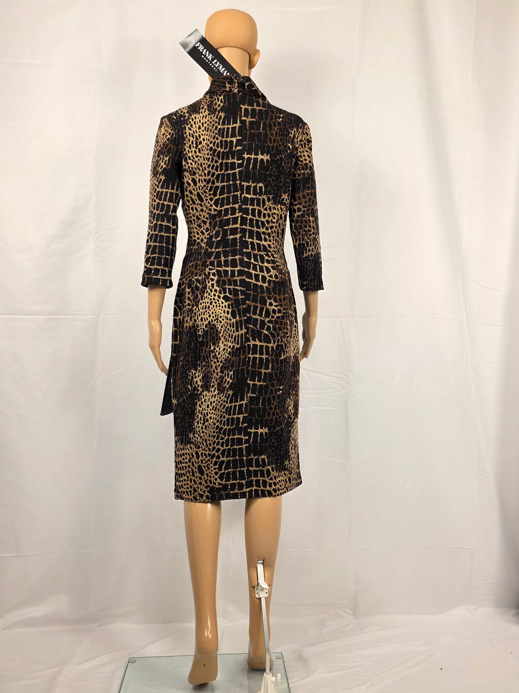 Frank Lyman Kleid 263215 – Rückansicht mit Animalprint und verdecktem Reißverschluss